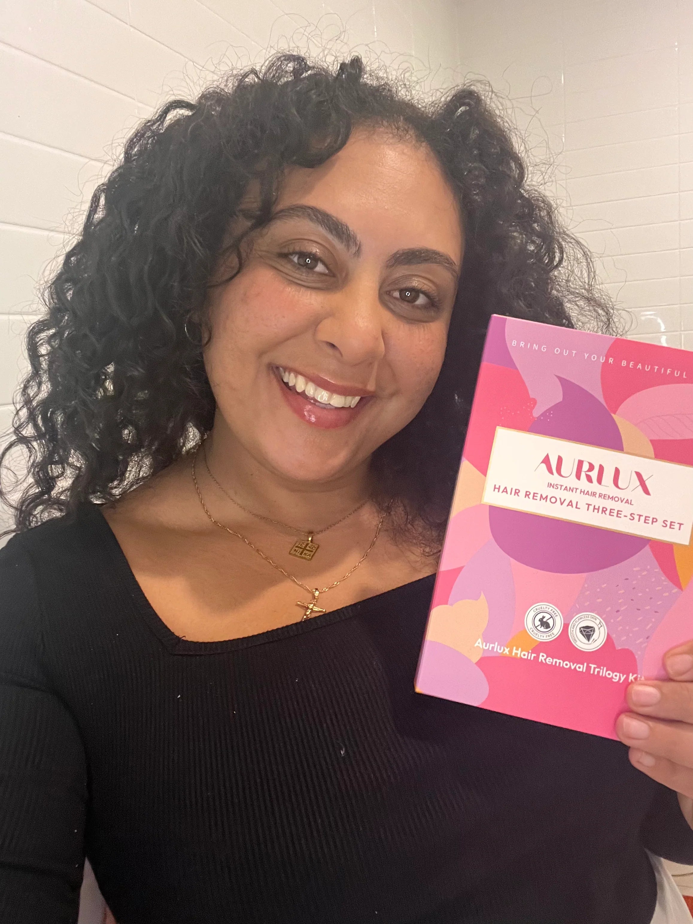 Aurlux Lumiva™ – Peau Lisse & Radieuse Sans Poils